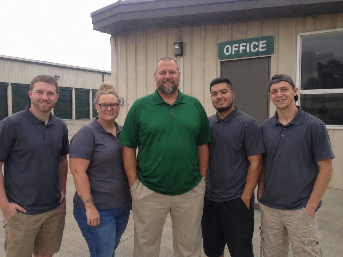 Pest control professionals in Casas Adobes, AZ